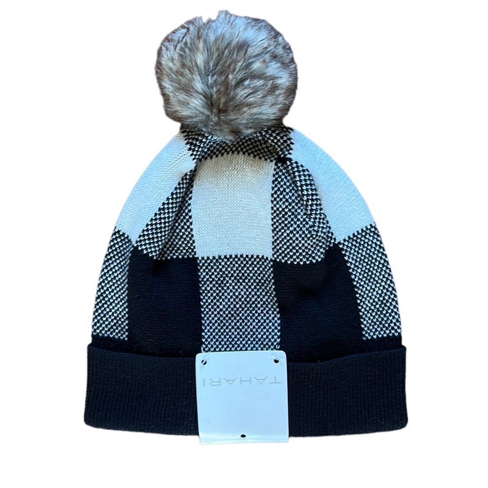NEWโTahariโBlackโ&โWhiteโPomโBeanie